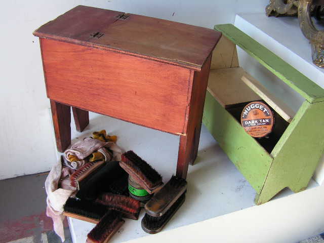 SHOE SHINE, Timber Box